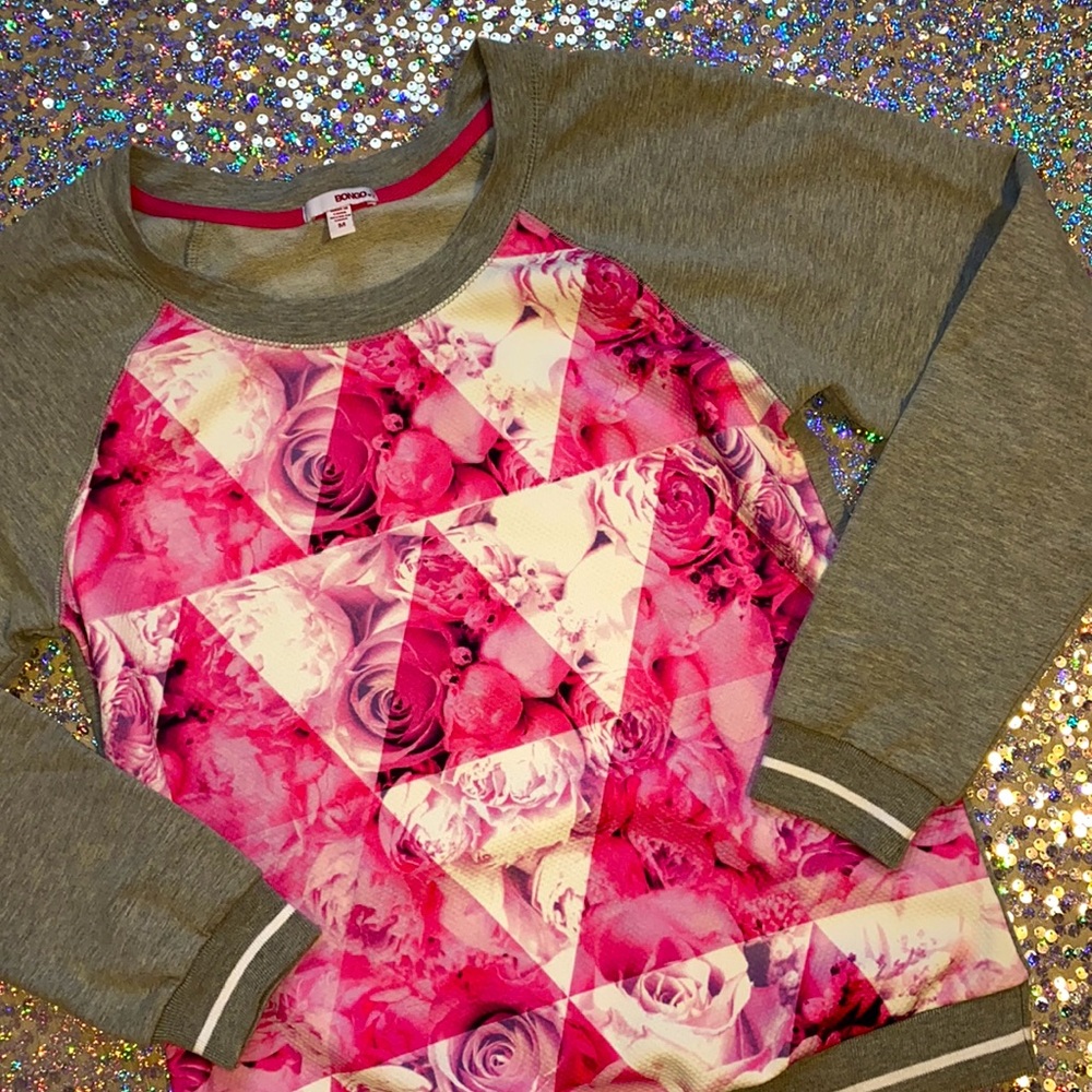 Bongo • Geometric Rose Pullover - Picture 3 of 8